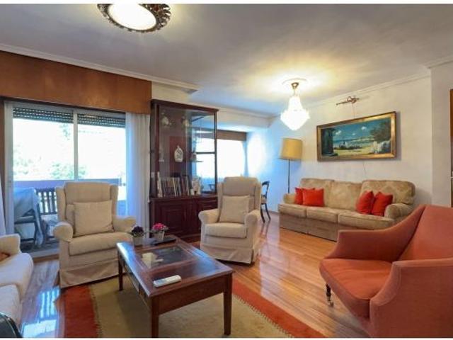 INMOBILIARIA ARBETETA VENDE MAGNÍFICO PISO EN ZONA SANTO DOMINGO, GUADALAJARA