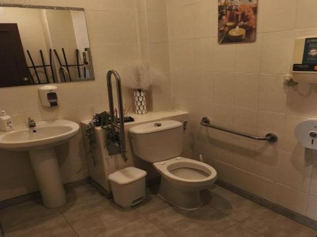 INMOBILIARIA GRACÍA DELGADO TRASPASA ESTE FANTASTICO LOCAL EN LA CHANA!