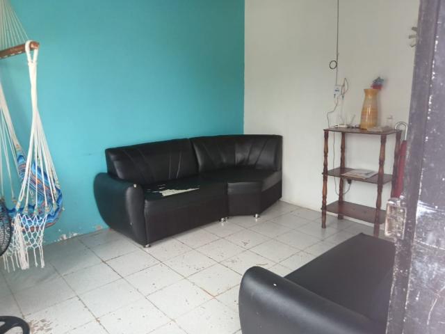 INMOBILIARIA FARRO VENDE CASA EN BARRIO LIRIOS DEL VALLE