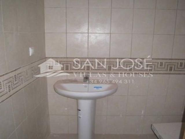 Inmobiliaria San Jose vende o alquila local comercial en Aspe, Alicante, Costa Blanca