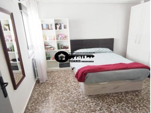 INMOBILIARIA TEJARES VENDE EXCELENTE PISO EN PLAZA DE CARRETAS