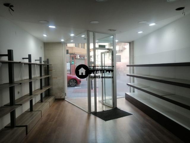 INMOBILIARIA TEJARES ALQUILA LOCAL COMERCIAL.ZONA CENTRO VILLA CERRADA