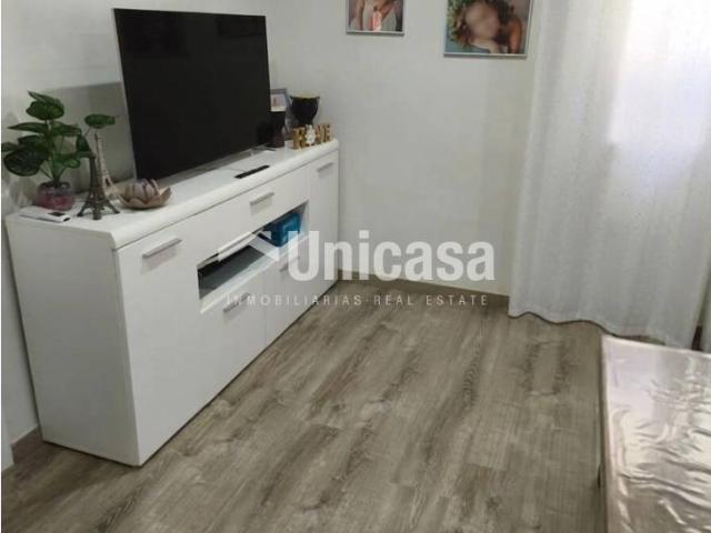 Inmobiliarias Unicasa vende Amplio piso con terraza en Ciudad Jardín – Málaga