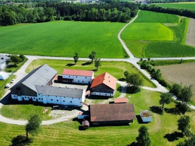 Innviertler Bauernhof in sonniger Lage zu verkaufen !