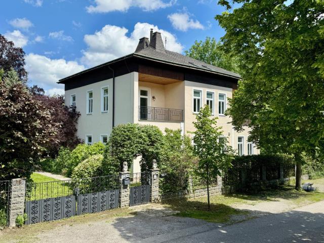 Innenausbau steht kurz bevor I Altbau kernsaniert I Sauna I Lift I Fußbodenheizung mittels neuer Luftwärmepumpe I