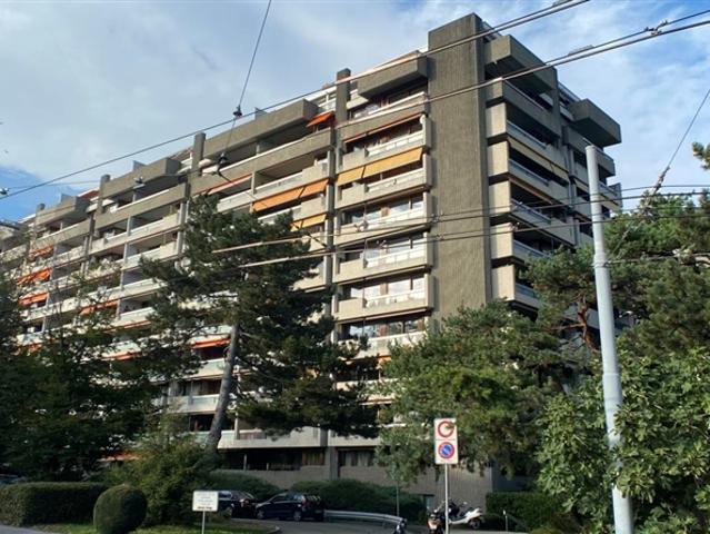 Innenparkplatz im ersten Keller für kleine Fahrzeuge