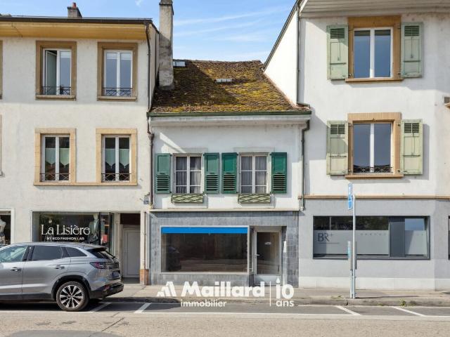 Innenstadt Haus mit Gewerbeflächen zum Renovieren