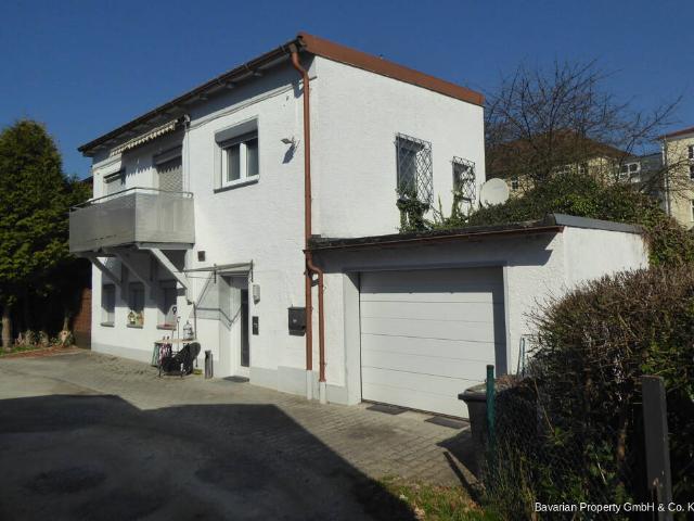 Innenstadt SR: Freistehendes Haus mit Garage