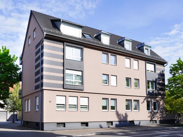 Innenstadtnah & modernisiert: Helle 3 Zi. Whg. mit Tageslichtbad, EBK, Balkon & zwei SP – vermietet
