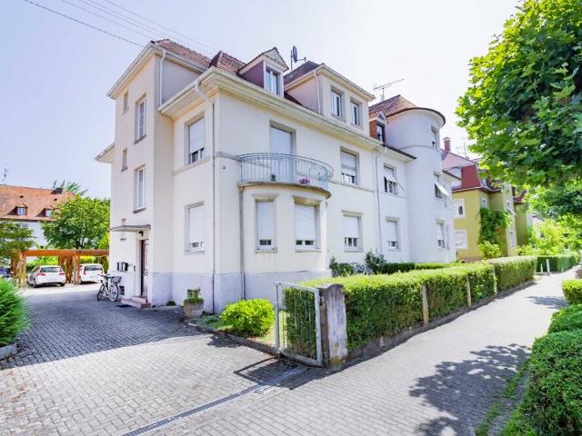 Innenstadtnahe, große und helle 2 3 Zi Wohnung