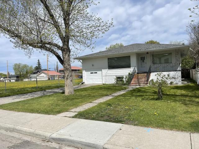 Inner City Bungalow [4 Bed | 2 Bath | Double GARAGE] in Tuxedo Park