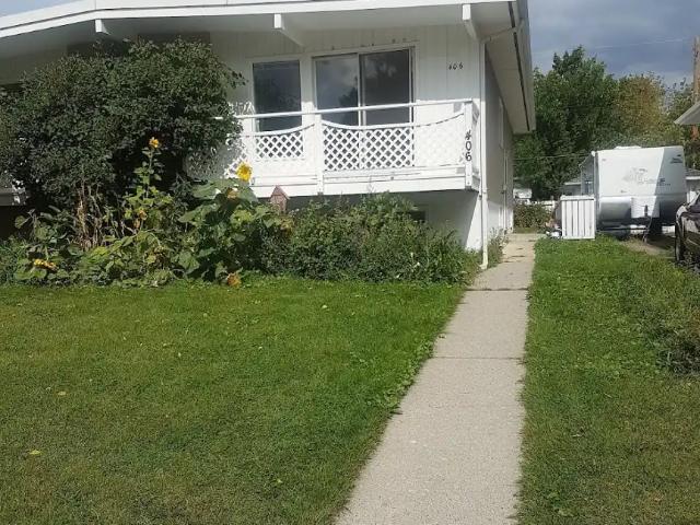 Inner city 2 Beds Upper level of a Bi level house Sept 1st 2026