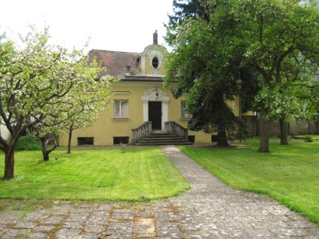 Innerer Westen Historisches Gartenpalais inkl. Genehmigung für Anbau und Garage