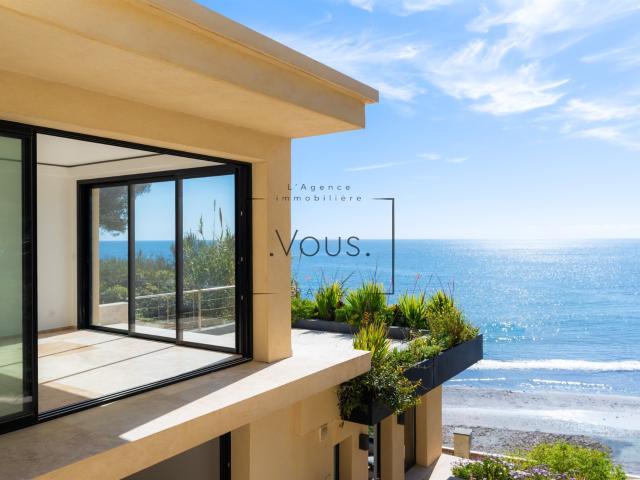 Inoubliable, Villa les pieds dans la Méditerranée [La Seyne. 150m² Bandol