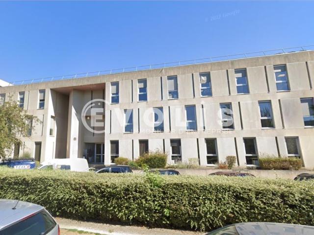 Location bureaux 4342 m² Vélizy Villacoublay Bus, tram