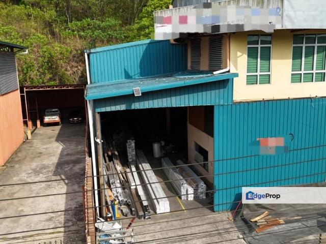 Inanam industrial warehouse