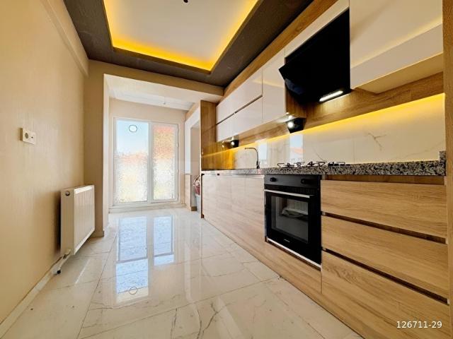 ÇINARDAN*ÖNÜ AÇIK MÜKEMMEL KONUMDA SON KAT SIFIR 2+1 DAİRE