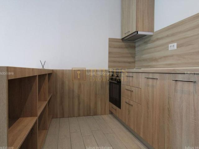 Încălzire în pardoseală, baia are fereastra. Loc parcare privat