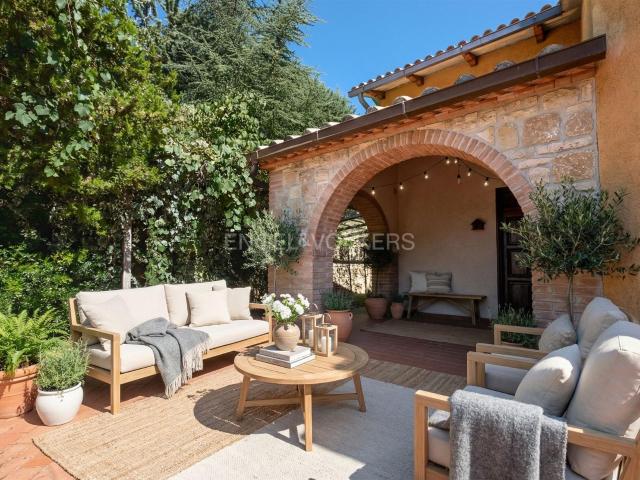 Incantevole Villa a Poggio Murella: Un'Oasi di Pace e Bellez. 226m² Poggio murella