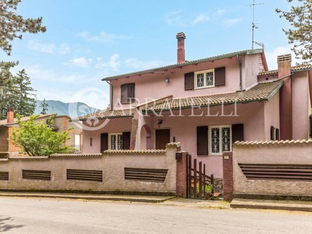 Incantevole Villa con giardino a Radicofani 230m² Radicofani