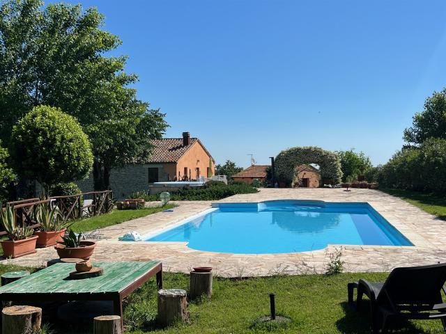Incantevole casa di campagna con annessi e piscina 360m² Sant'Ippolito