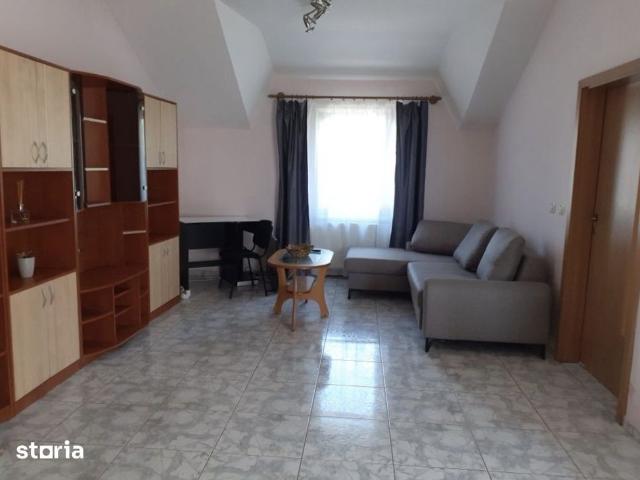 Incchiriem 2 camere la vila zona Intim cu loc parcare
