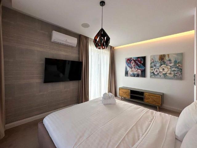 Închiriază Apartament 4 camere Tractorul