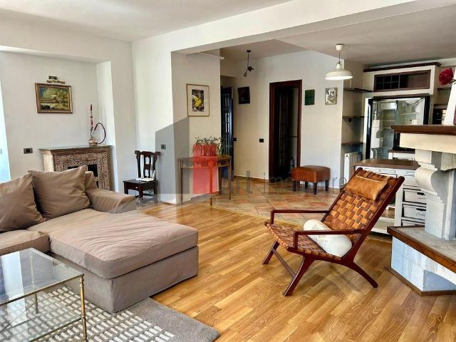 Închiriază Apartament 4 camere Vatra Luminoasă