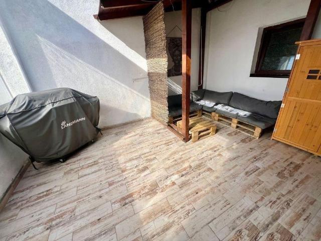Închiriază Apartament 4 camere Strada Doamna Stanca
