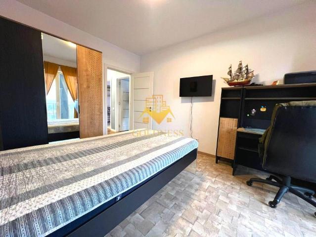 Închiriază Apartament 4 camere Strada Vasile Lucaciu