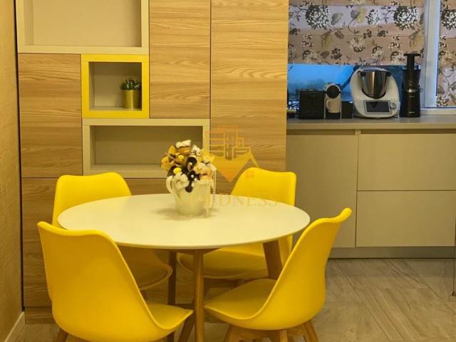 Închiriază Apartament 5 camere Plopilor