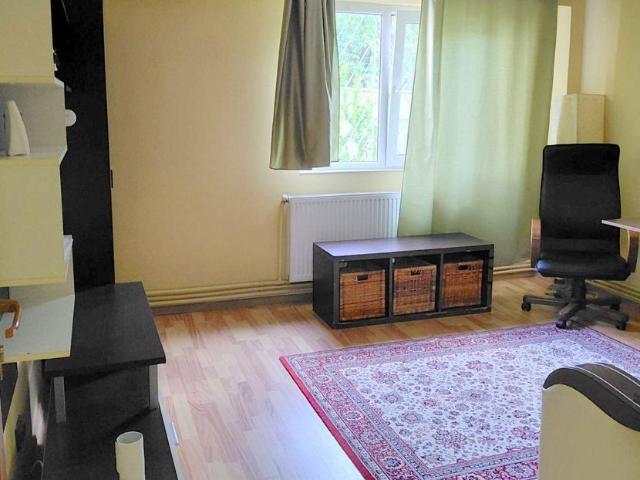 Închiriază Apartament 1 camere Strada Pausesti