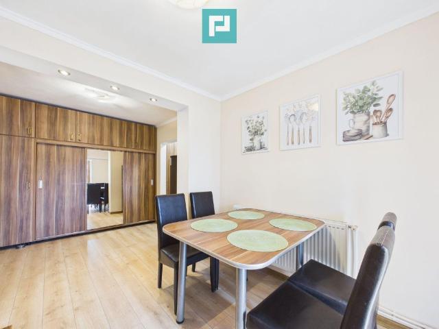 Închiriază Apartament 2 camere Malul Mureşului