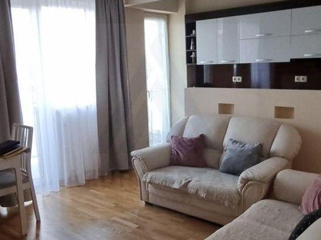 Închiriază Apartament 3 camere Turnișor