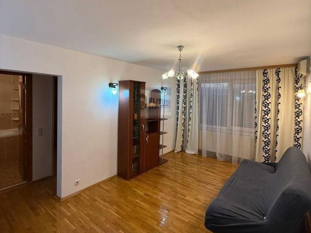 Închiriază Apartament 3 camere Berceni