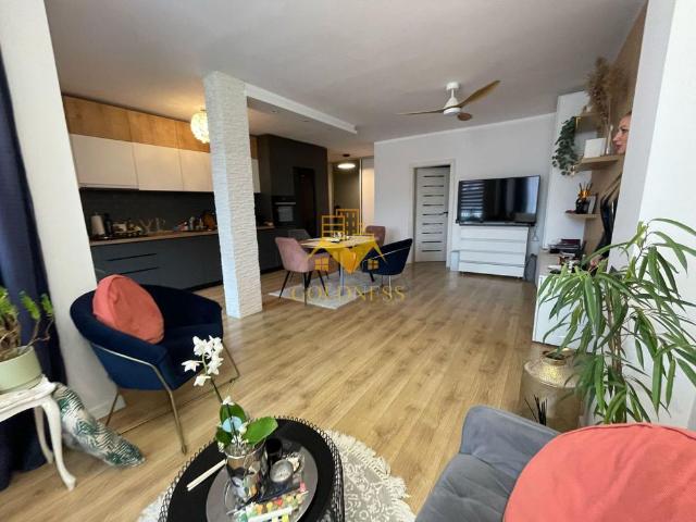 Închiriază Apartament 3 camere Bună Ziua
