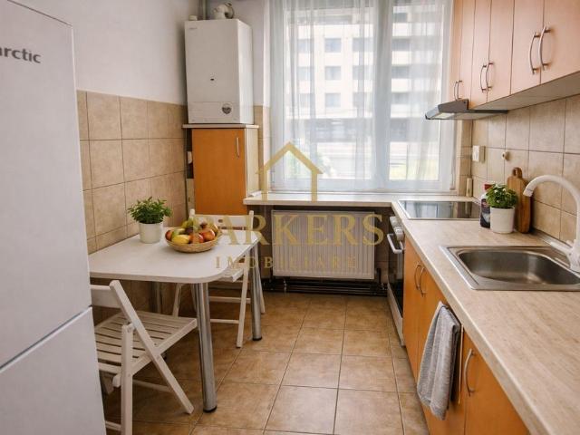 Închiriază Apartament 3 camere Bulevardul Eroilor