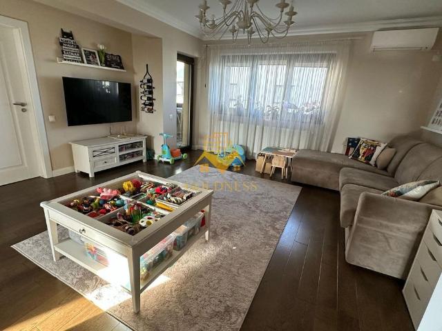 Închiriază Apartament 3 camere Calea Turzii