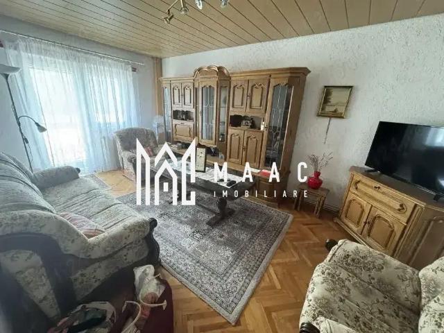 Închiriază Apartament 3 camere Central