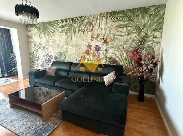 Închiriază Apartament 3 camere Central