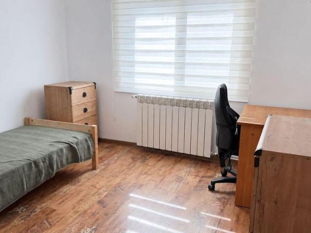 Închiriază Apartament 3 camere Dâmbovița