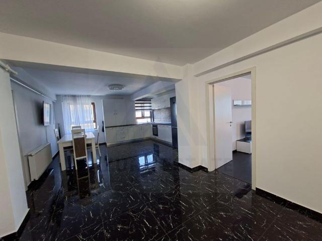 Închiriază Apartament 3 camere Hipodrom 1