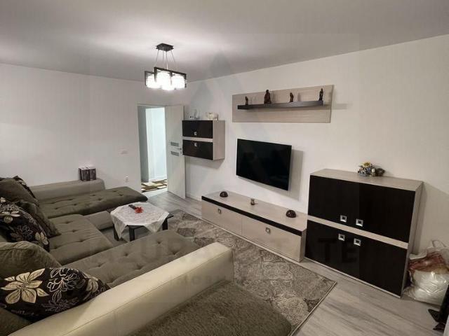 Închiriază Apartament 3 camere Hipodrom 1