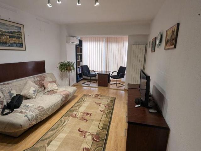 Închiriază Apartament 3 camere Mazepa 1