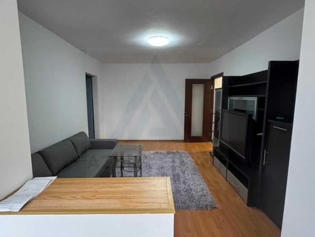 Închiriază Apartament 3 camere Mihai Viteazul