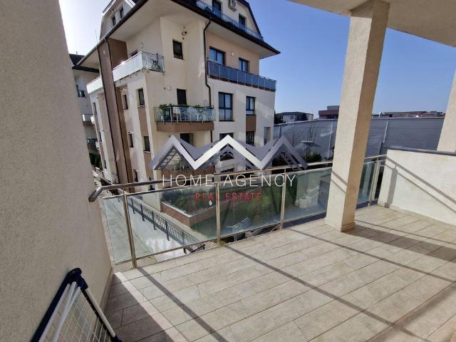 Închiriază Apartament 3 camere Strada Carpatilor