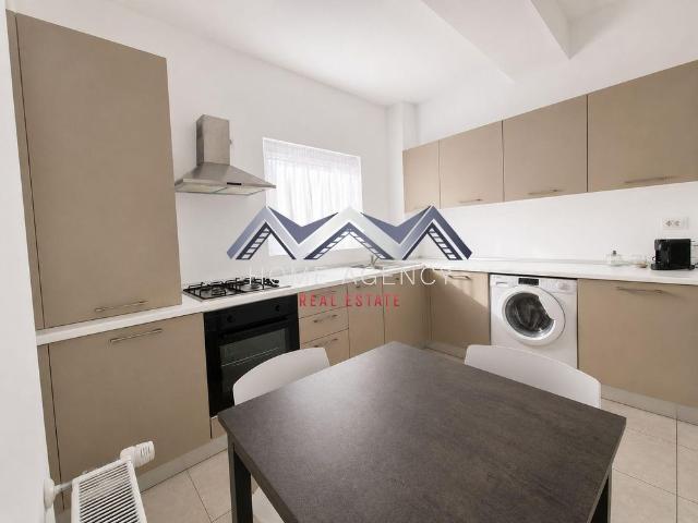 Închiriază Apartament 3 camere Strada Carpatilor