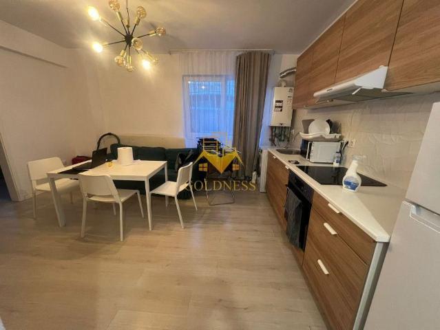 Închiriază Apartament 3 camere Strada Galaxiei