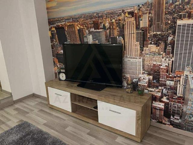 Închiriază Apartament 3 camere Strada Doamna Elena Cuza