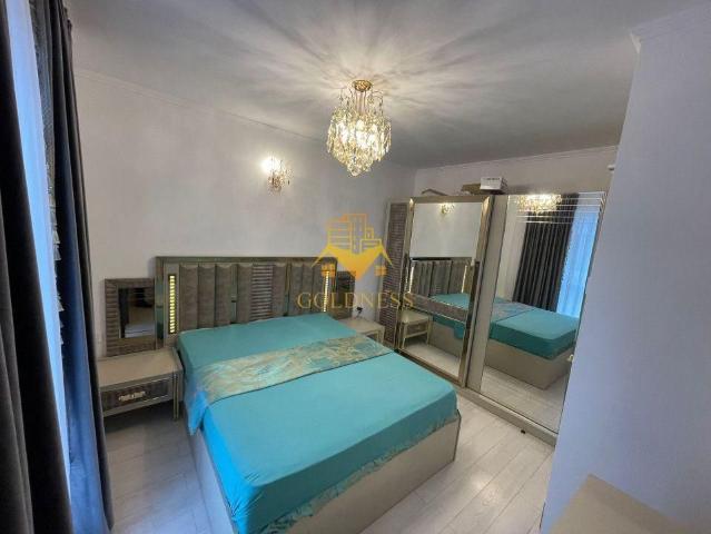 Închiriază Apartament 3 camere Strada Răzoare